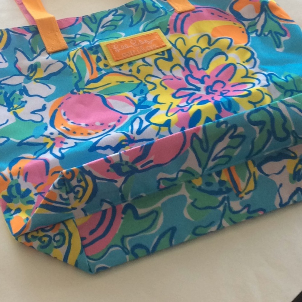 Lilly Pulitzer for Estée Lauder tote - Picture 6 of 6